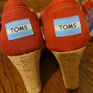 Womens Tom's wedge 7.5